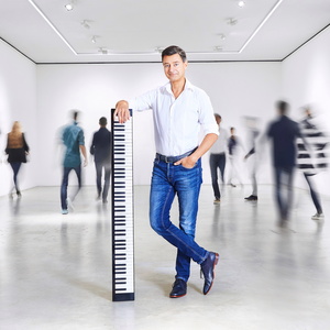 Holger Blüder mit Keyboard