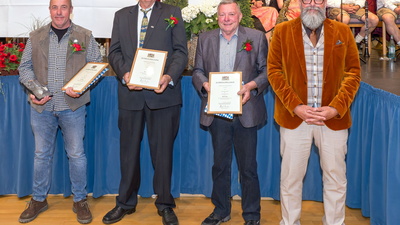 Rudolf Fuchs, Ludwig Vad, Raimund Schmitt und stellvertretendem Landrat Bernd Schötterl