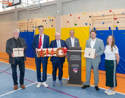 Übergabe der Sporthallen