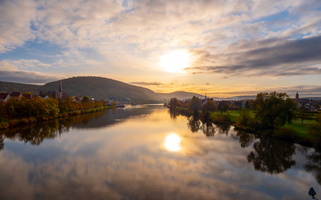 Main mit Sonnenaufgang
