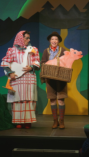 Hans mit Schwein im Korb