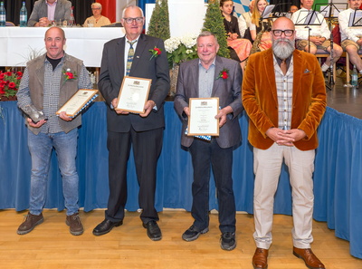 Rudolf Fuchs, Ludwig Vad, Raimund Schmitt und stellvertretendem Landrat Bernd Schötterl