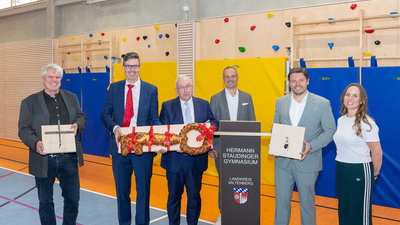 Übergabe der Sporthallen