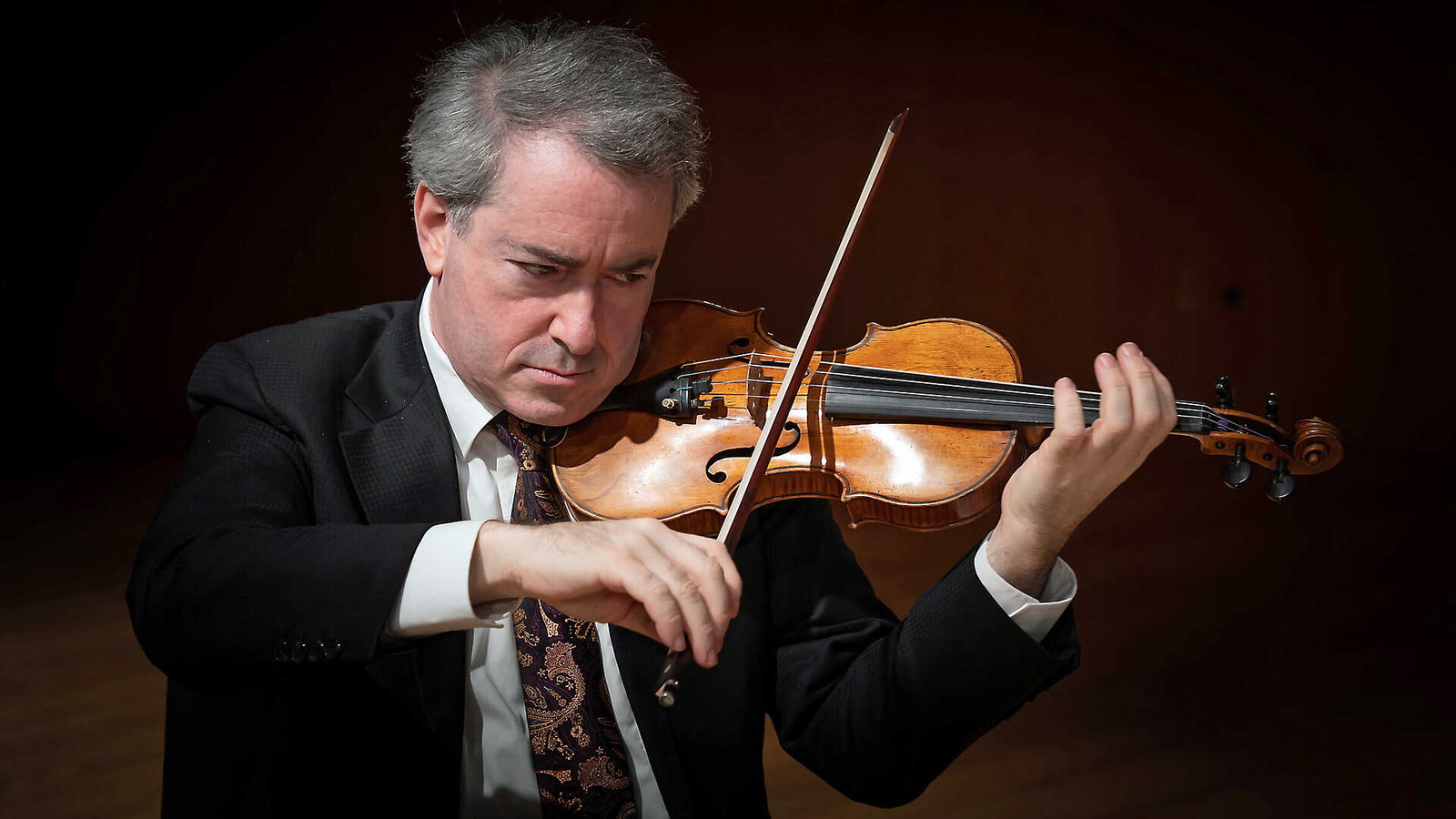 Prof. Hagai Shaham mit Violine