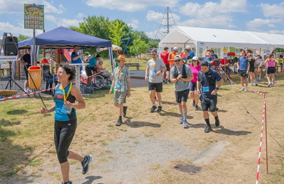 Läuferinnen und Läufer beim Inklusions-Spendenlauf
