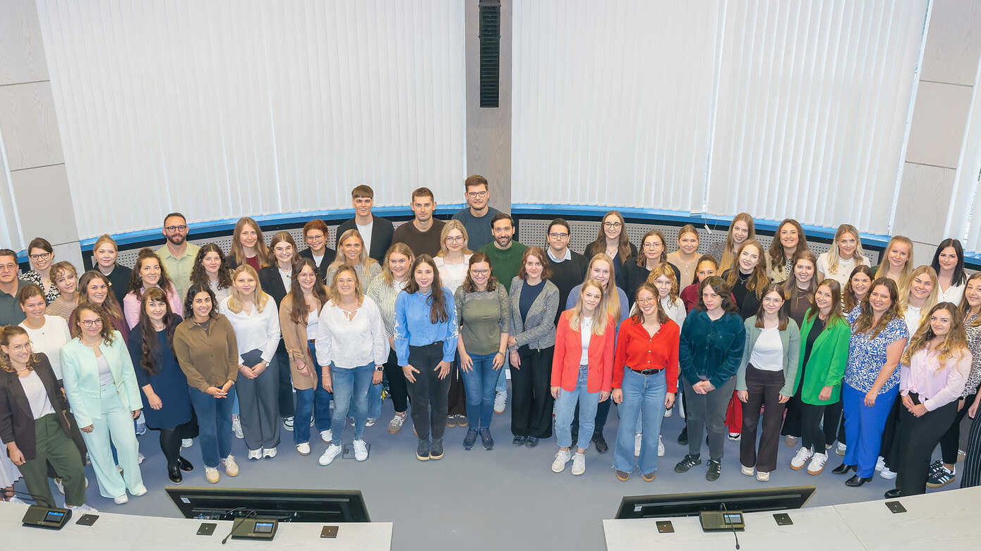Gruppenfoto der neuen Lehrkräfte
