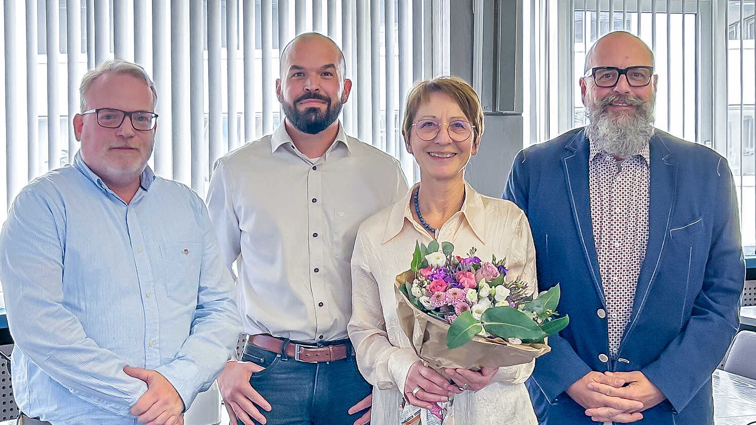 Stellvertretender Landrat Bernd Schötterl verabschiedete die bisherige Leiterin Ruth Heim